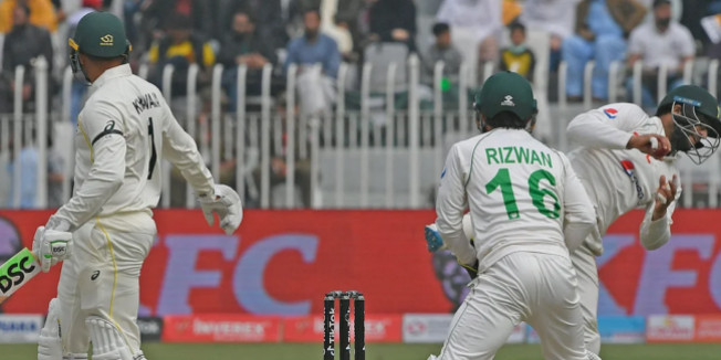 ‘পাকিস্তানি’ খাজাকে হতাশা উপহার