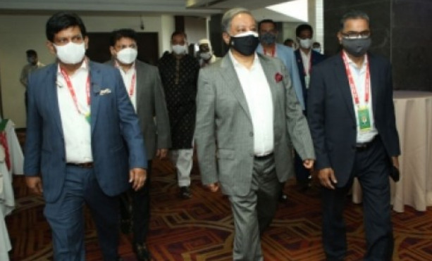 জরুরি বৈঠকে সাকিব ও র সঙ্গে জরুরি বৈঠকে সাকিব