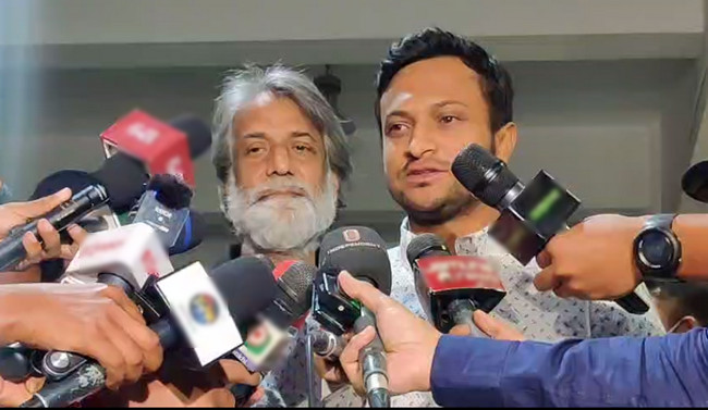 দ:আফ্রিকা যাওয়ার আগে বিমানবন্দরে সাড়ে ৫ মিনিটে বিশেষ কিছু বলে গেলেন সাকিব