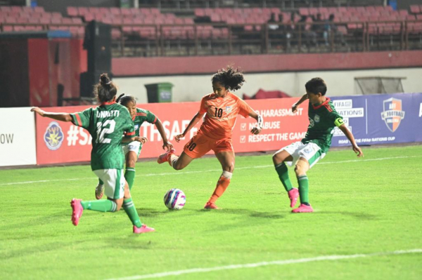হাড্ডাহাড্ডি লড়াইয়ে শেষ হলো বাংলাদেশ ও ভারতের ম্যাচ