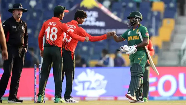দু:সংবাদ পেল দক্ষিণ আফ্রিকা, নিষিদ্ধ হলো দলের তারকা ক্রিকেটার