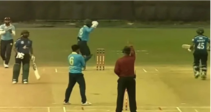 আবেদন না করেই উইকেট পেলেন সানি