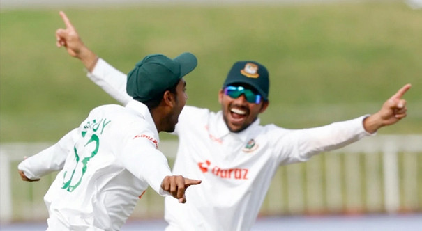 দক্ষিণ আফ্রিকা ৩২০ রানে আটকে দেওয়া সম্ভব ভাবছেন ডোমিঙ্গো