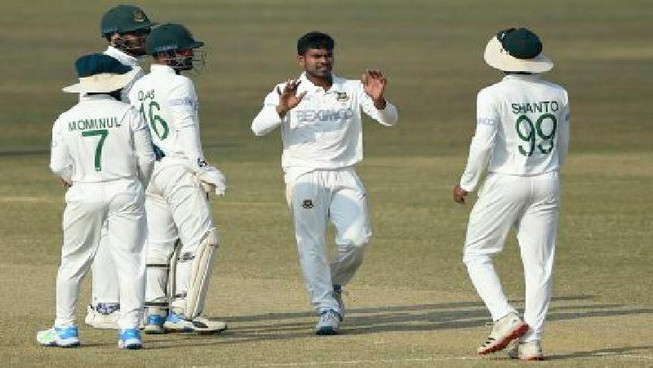 টাইগারদের বোলিং তোপে অল আউটের পথে দক্ষিণ আফ্রিকা
