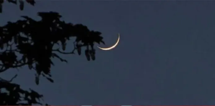 দেশের আকাশে চাঁদ দেখা গেছে