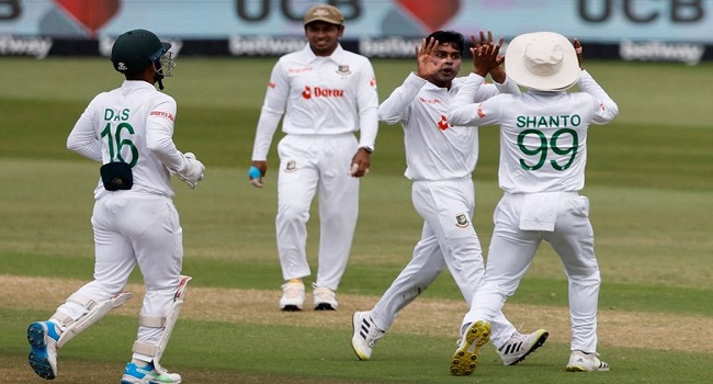 ৭ উইকেট হারিয়ে বিপাকে দ.আফ্রিকা