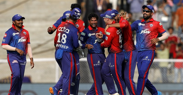 দিল্লির তাণ্ডবে কলকাতা কুপকাত, আলোচনায় ফিজের ‘প্রথম ওভার’