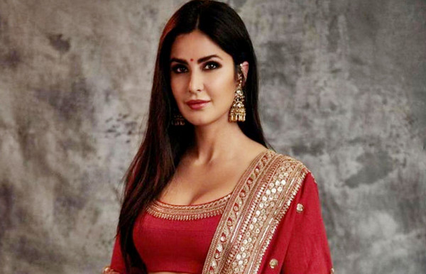এয়ারপোর্টে ভাইরাল হলো অন্তঃসত্ত্বা ক্যাটরিনা