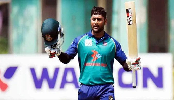 আলো ছড়াচ্ছেন ইমরুল দলে না নিলে হবে ভুল