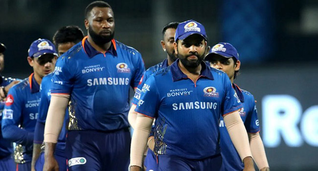 ৩ ক্রিকেটারকে ছেড়ে দিয়ে এখন মাথা খুটছে মুম্বাই