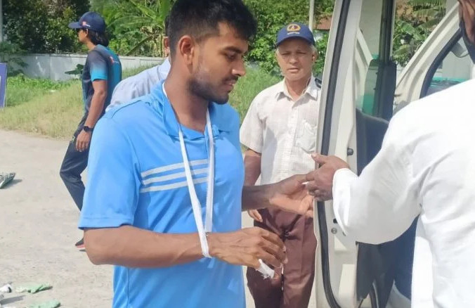 চরম দু:সংবাদ: গুরুতর চোট নিয়ে মাঠ ছাড়লেন মুশফিক ও মিরাজ