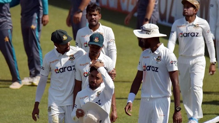 বিসিবির সিদ্ধান্তে অবাক অনেকেই : এনামুল বা নাঈম নয় হুট করে টেস্ট স্কোয়াডে অন্য টাইগার ক্রিকেটার