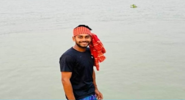 ঈদ আনন্দ স্বজনদের সাথে ভাগ করতে গ্রামে ফিরেছেন ক্রিকেটাররা