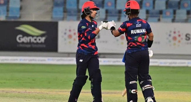 দুবাইয়ের মাটিতে সেমিফাইনালে ম্যাচে বাংলাদেশের মুখ উজ্জ্বল করলেন রুমানা আহমেদ