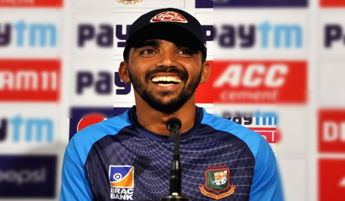 আমাকে সব সময় হাসতে হয়: মুমিনুল