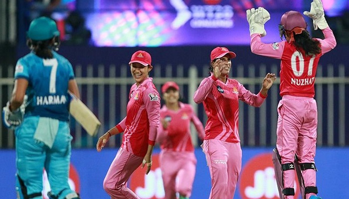 দল হারলেও আইপিএলে প্রথম ম্যাচেই বল হাতে সেরাদের কাতারে সালমা