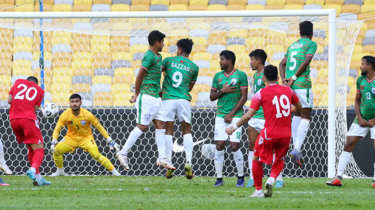 হাড্ডাহাড্ডি লড়াইয়ে শেষ হলো বাংলাদেশ ও বাহরাইনের ফুটবল ম্যাচ
