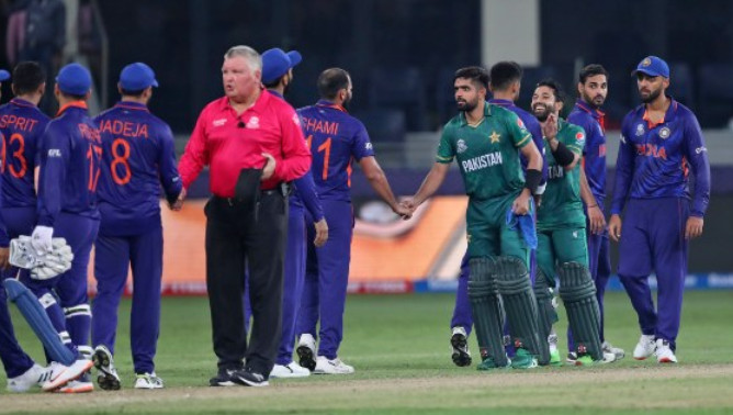 ভারত ও পাকিস্তানের মধ্যে এগিয়ে থাকা দলের নাম জানালেন : রশিদ লতিফ