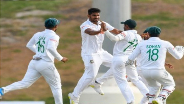 এক ওভারে পরপর ২ উইকেট তুলে নিলেন খালেদ,সর্বশেষ স্কোর