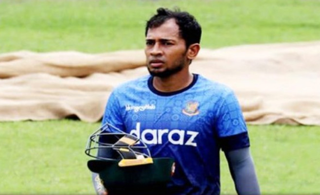 নিজের এক মাসের বেতন বন্যায় বিপর্যস্তদের দিয়ে দিতে চান মুশফিক