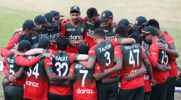 হতাশায় বাংলাদেশ টি-২০ দল, দলপতি রিয়াদ নয় দুশ্চিন্তায় লিটন দাস