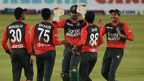৪ ব্যাটার, ৩ অলরাউন্ডার ও ৪ বোলার নিয়ে নতুন করে ঘুরে দাঁড়াতে চায় বাংলাদেশ