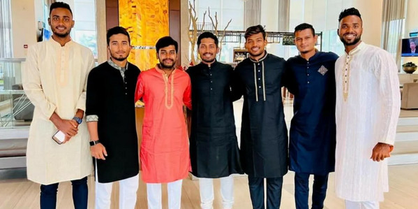 গায়ানার যে খানে ঈদের নামাজ পড়েছে টাইগাররা