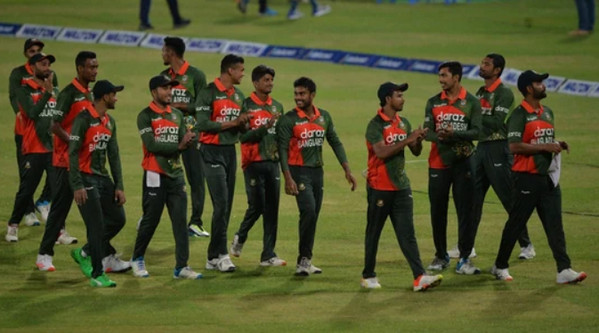 চরম দুঃসংবাদঃ আইসিসির নিয়ম ভাঙ্গার দায়ে নিষিদ্ধ হলেন বাংলাদেশী তারকা ক্রিকেটার
