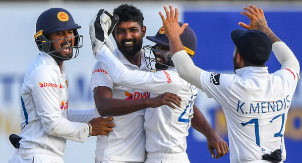 শ্রীলঙ্কানদের অলআউট করে বিপদে পড়লেন পাকিস্তান
