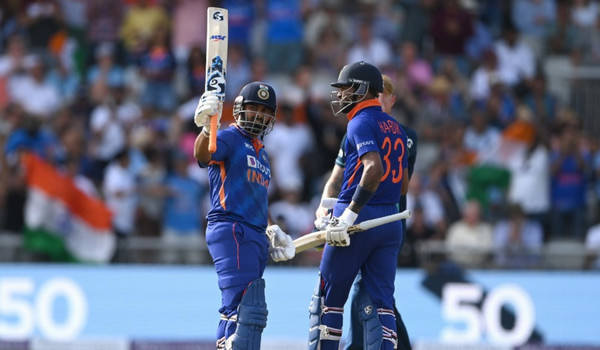 অলিখিত ফাইনালে ভাররতের কাছে হেরে সিরিজ হাত ছাড়া হল ইংল্যান্ডের