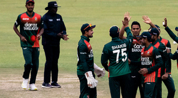 চরম দুঃসংবাদঃ আবারও জিম্বাবুয়ে সফর যাচ্ছে বাংলাদেশ, বাদ পড়লেন দুই তারকা ক্রিকেটার