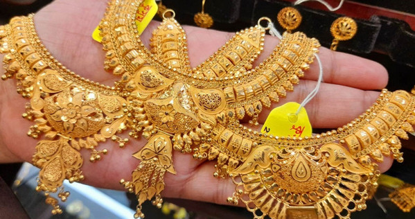 আজ ২৫/৭/২০২২ তারিখ, দেখেনিন বাংলাদেশে ২২ ক্যারেট সোনা ও ২১ ক্যারেট রুপার দাম