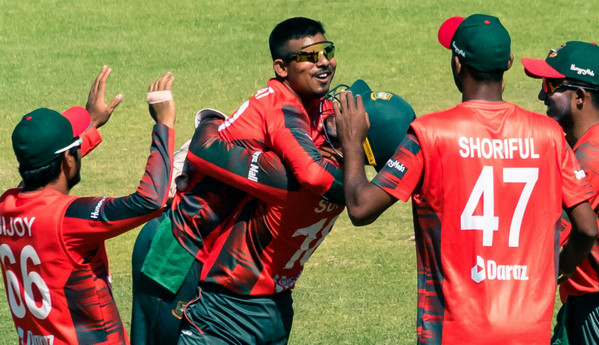 ম্যাচ জয়ের দিনে মোসাদ্দেক যেখানে প্রথম