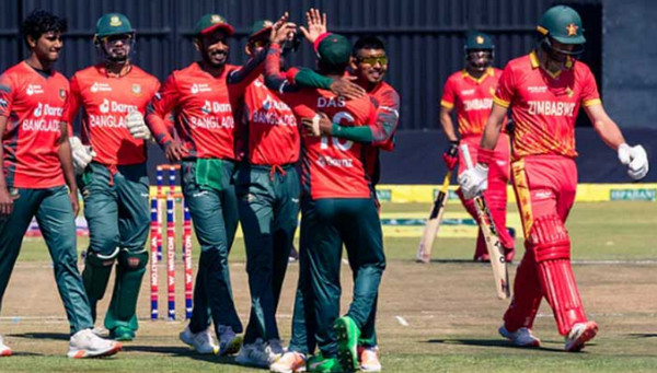 চমক দেওয়া রেকর্ডঃ সাকিবের সেই রেকর্ডে ভাগ বসালেন মোসাদ্দেক