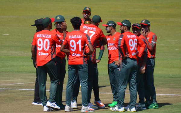টাইগারদের বোলিং তাণ্ডবে বিপর্যয়ে জিম্বাবুয়ে, দেখুন সর্বশেষ স্কোর