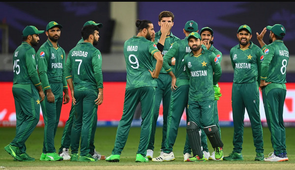 পাকিস্তানি ক্রিকেটারদের কঠিন নিষেধাজ্ঞা দিল পিসিবি