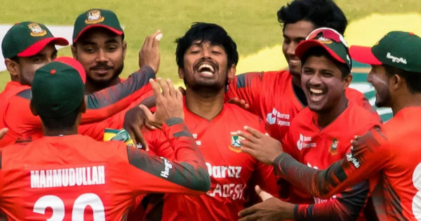 ৯ বছর পিছিয়ে গেল বাংলাদেশ ক্রিকেট দল