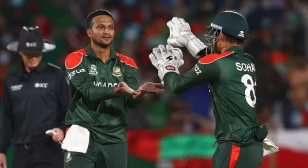 দারুন সুখবরঃ ছুটিতে থেকেও সবার শীর্ষে সাকিব