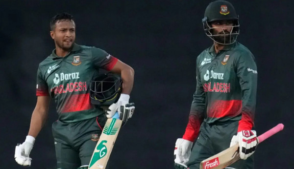ঘুরে দাঁড়াতে দুপুরে মাঠে নামছে বাংলাদেশ, একাদশে না থাকলেও আলোচনায় সেই সাকিব