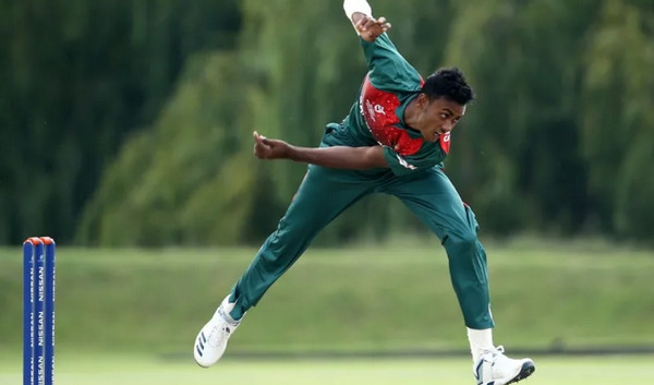 ২১ ওভার শেষে দেখে নিন সর্বশেষ স্কোর