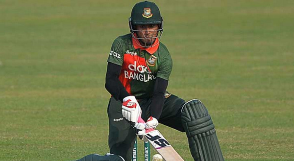 আশা জাগিয়ে আউট হলেন আফিফ, দেখুন সর্বশেষ স্কোর