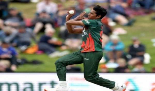 আউট আউট আউটঃ টাইগারদের বোলিং তাণ্ডবে ঘরে ফিরলেন কায়া, দেখুন সর্বশেষ স্কোর