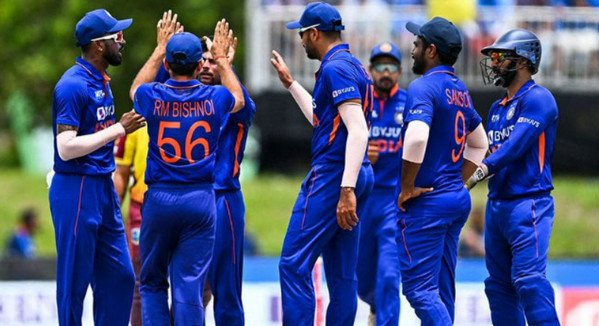 তারকা ক্রিকেটার বাদ দিয়ে নতুন চমক দিয়ে এশিয়া কাপে চূড়ান্ত দল ঘোষণা করল ভারত