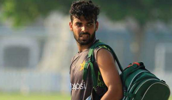 ওপেনিংয়ে ব্যাটিং করতে চান পাক তারকা শাদাব খান
