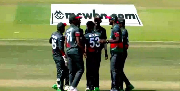 শুরুতেই জোড়া উইকেট হারালো জিম্বাবুয়ে, দেখুন সর্বশেষ স্কোর