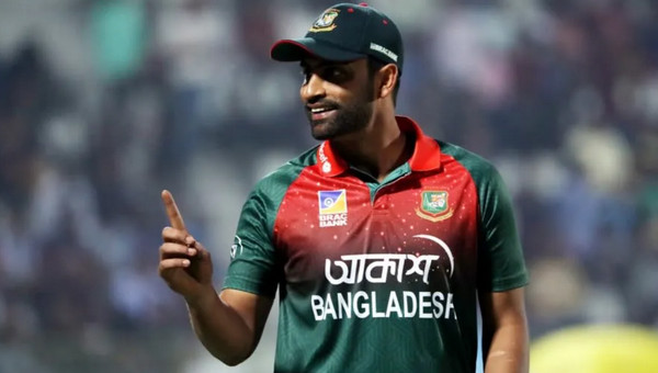 ব্রেকিং নিউজঃ দলে না থাকেও দুবাইয়ের ‘গোল্ডেন ভিসা’ পেলেন তামিম