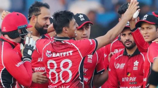 পাকিস্তানকে চাপে রেখেছে হংকং, দেখুন সর্বশেষ স্কোর