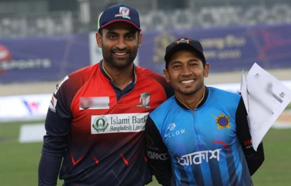 এবার মুশফিককে নিয়ে মুখ খুললেন তামিম