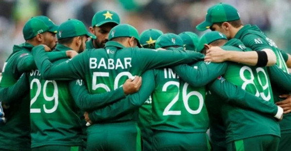 পাকিস্তানের সামনে ফাইনালের হাতছানি