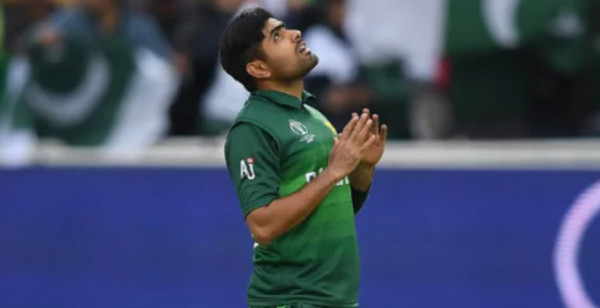 অদ্ভুদ কারনে ফাইনালে যাওয়া নিয়ে শঙ্কিত দলের অধিনায়ক বাবর আজম